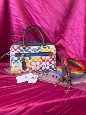 COACH SIGNATURE RAINBOW ROWAN